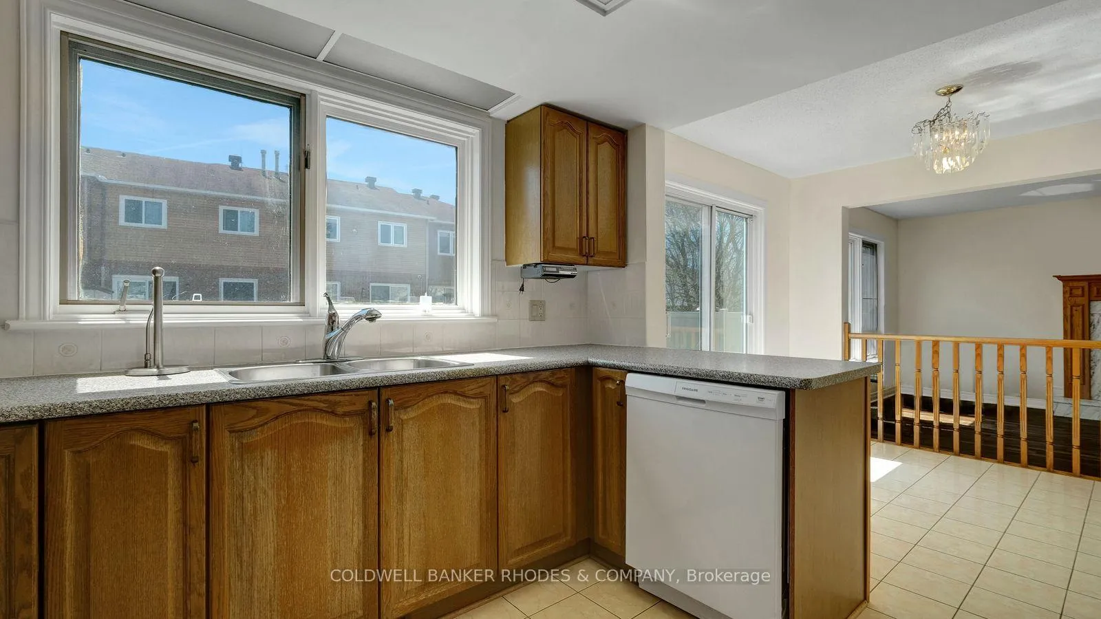 Photo 9 of 1626 Blohm Drive, Ottawa, Hunt Club Park — HOMEH