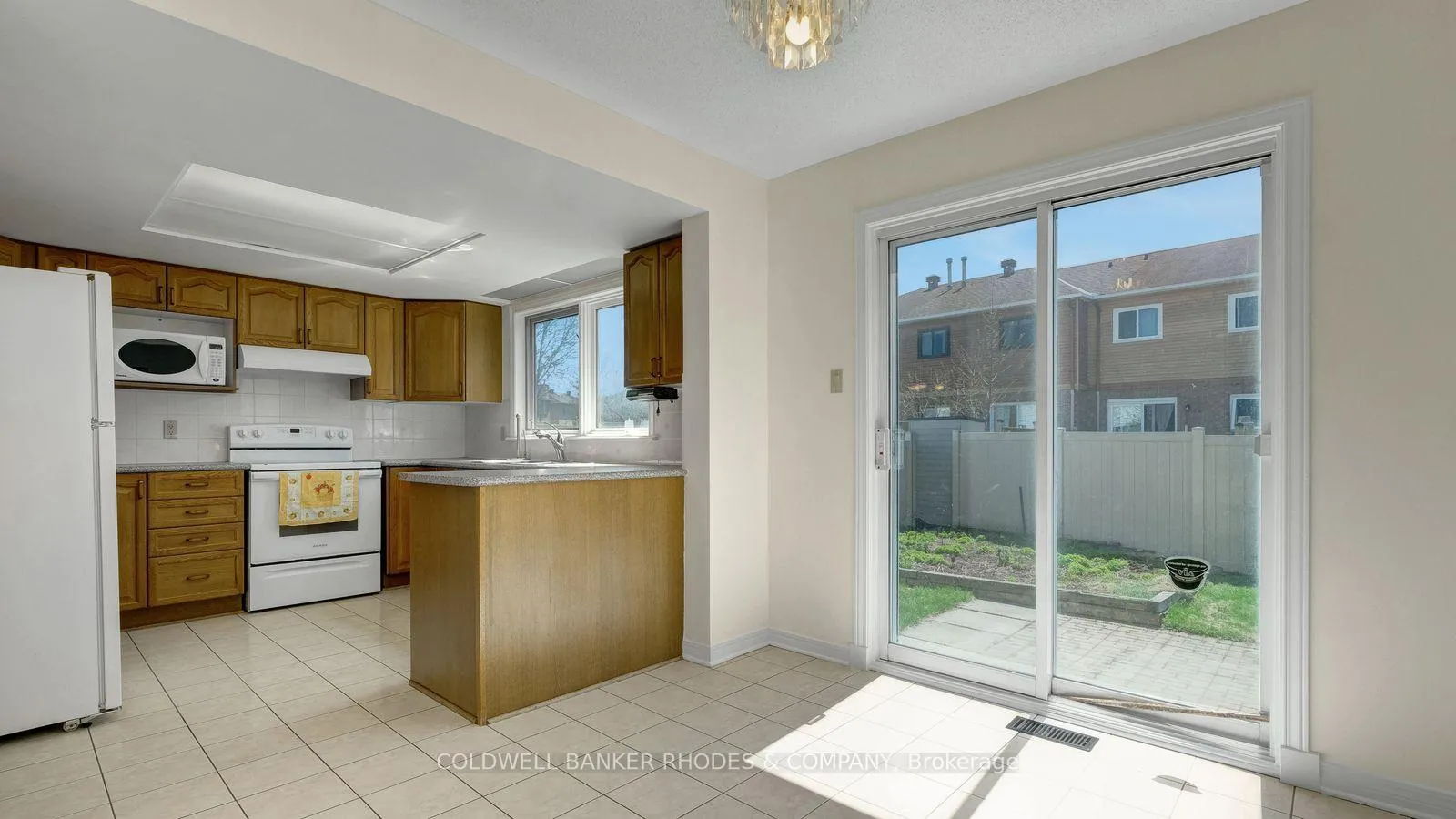 Photo 11 of 1626 Blohm Drive, Ottawa, Hunt Club Park — HOMEH