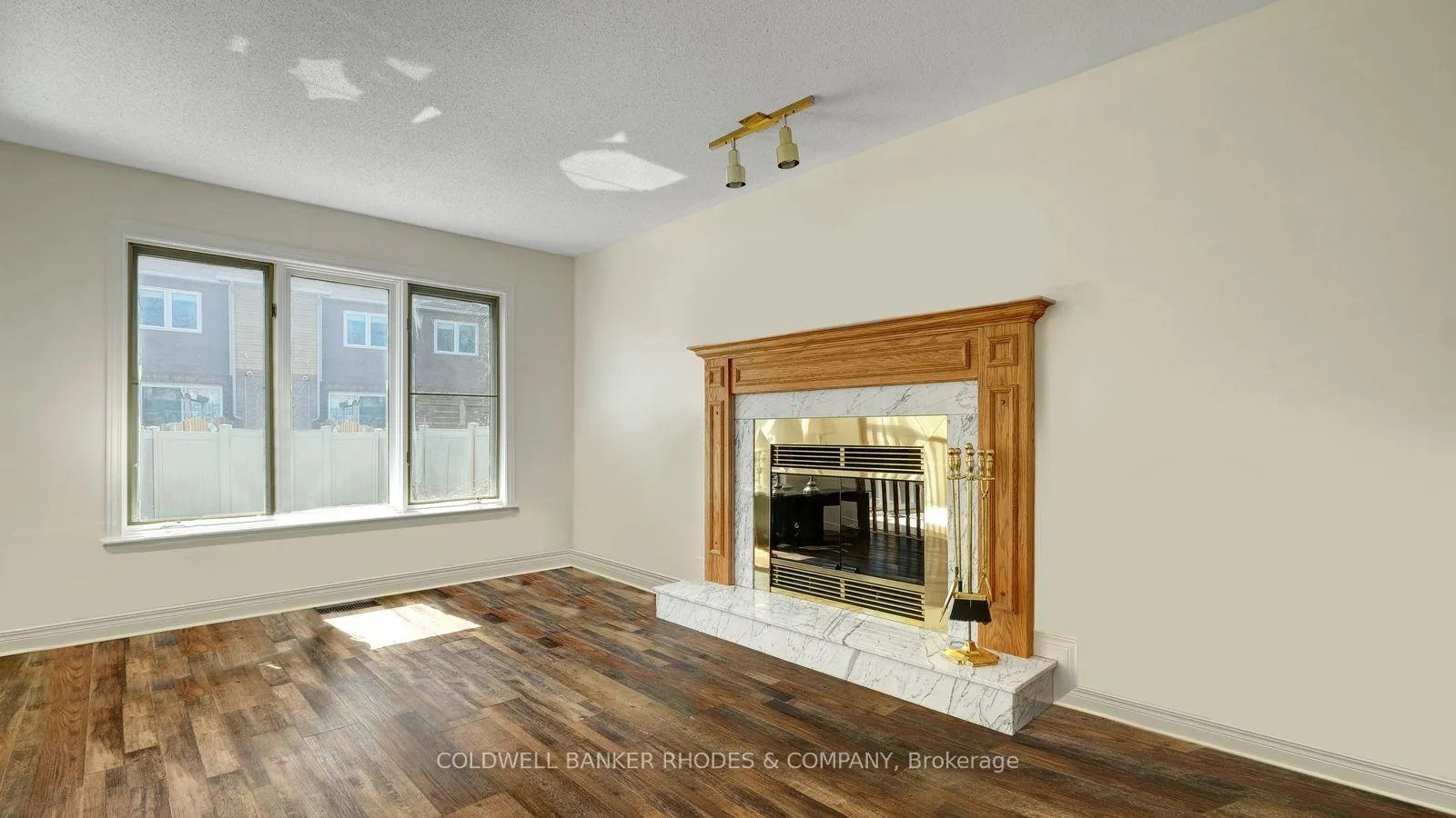 Photo 14 of 1626 Blohm Drive, Ottawa, Hunt Club Park — HOMEH