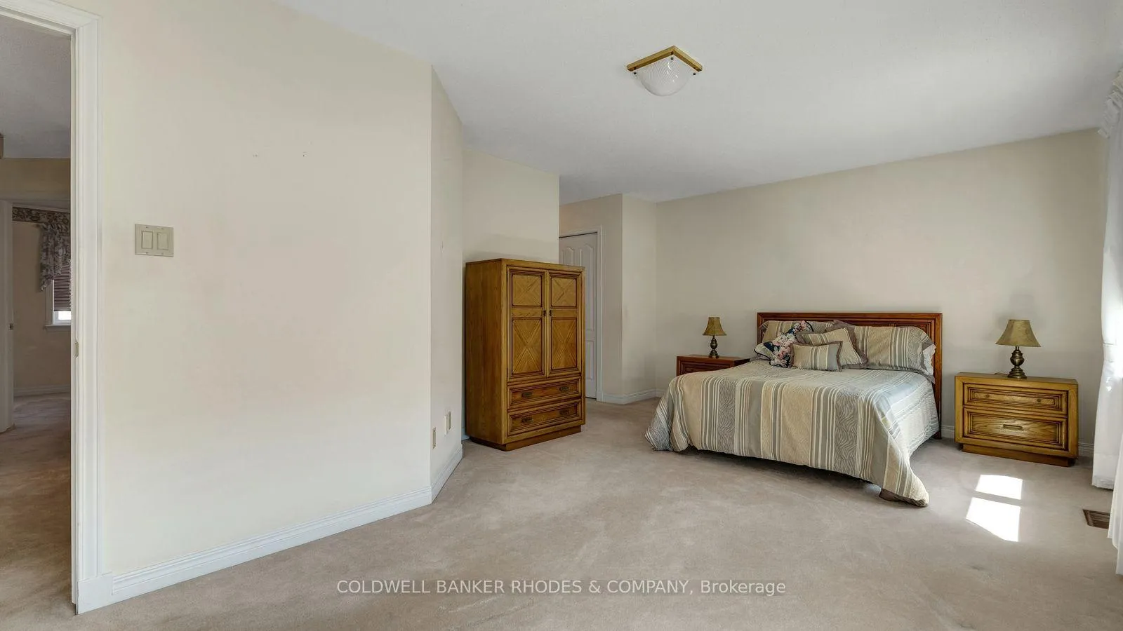Photo 16 of 1626 Blohm Drive, Ottawa, Hunt Club Park — HOMEH