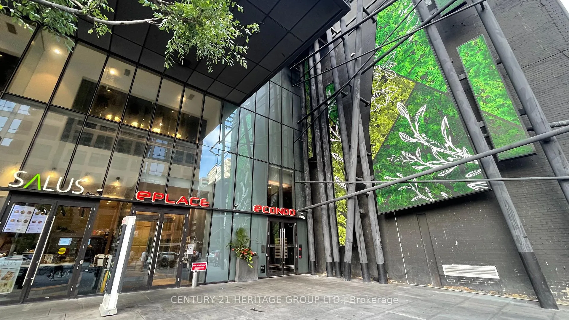Photo 2 of Unit 1312, 8 Eglinton Avenue E, Toronto, Mount Pleasant West — HOMEH