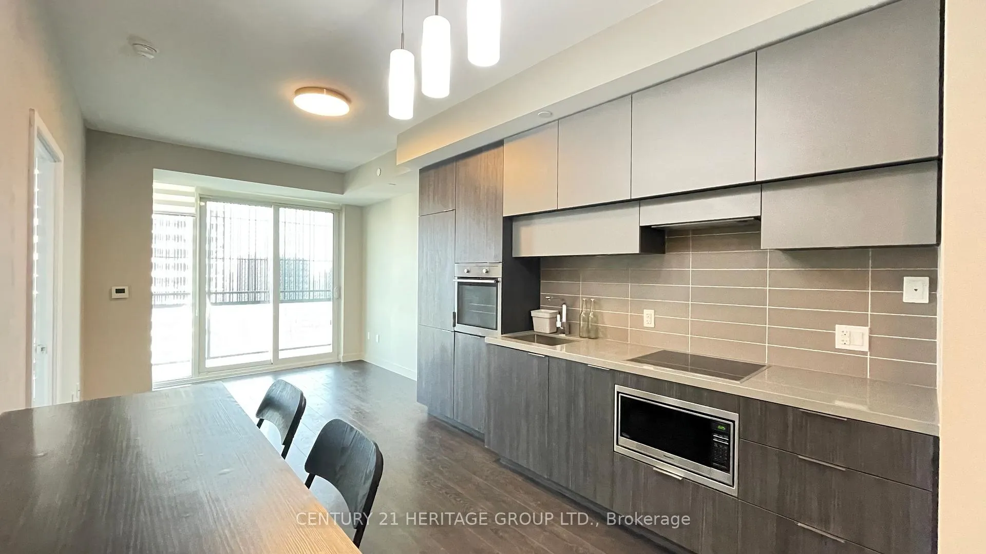 Photo 4 of Unit 1312, 8 Eglinton Avenue E, Toronto, Mount Pleasant West — HOMEH