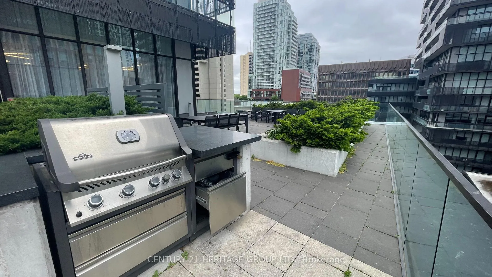 Photo 13 of Unit 1312, 8 Eglinton Avenue E, Toronto, Mount Pleasant West — HOMEH