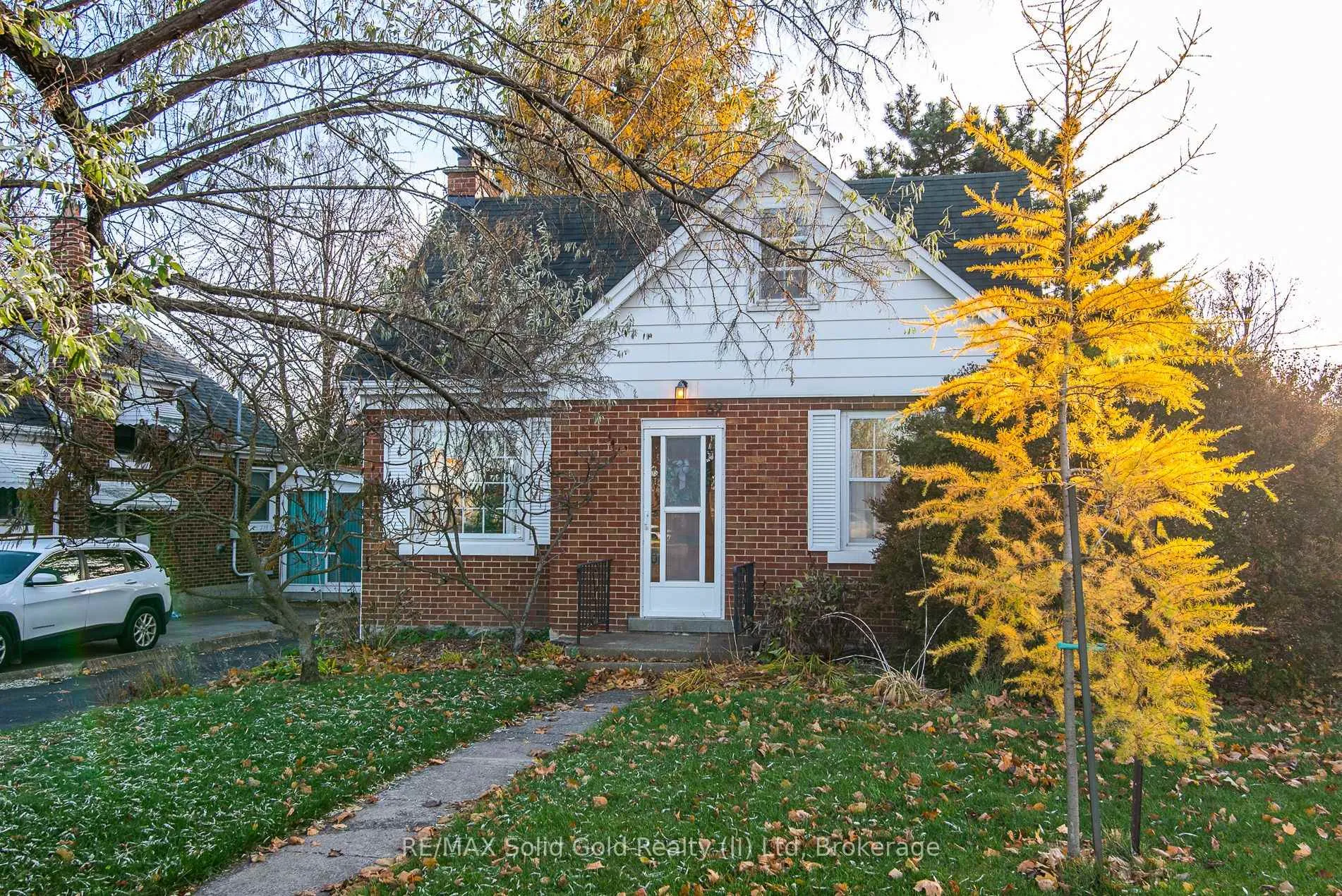 Photo 2 of 69 Floral Crescent, Waterloo — HOMEH