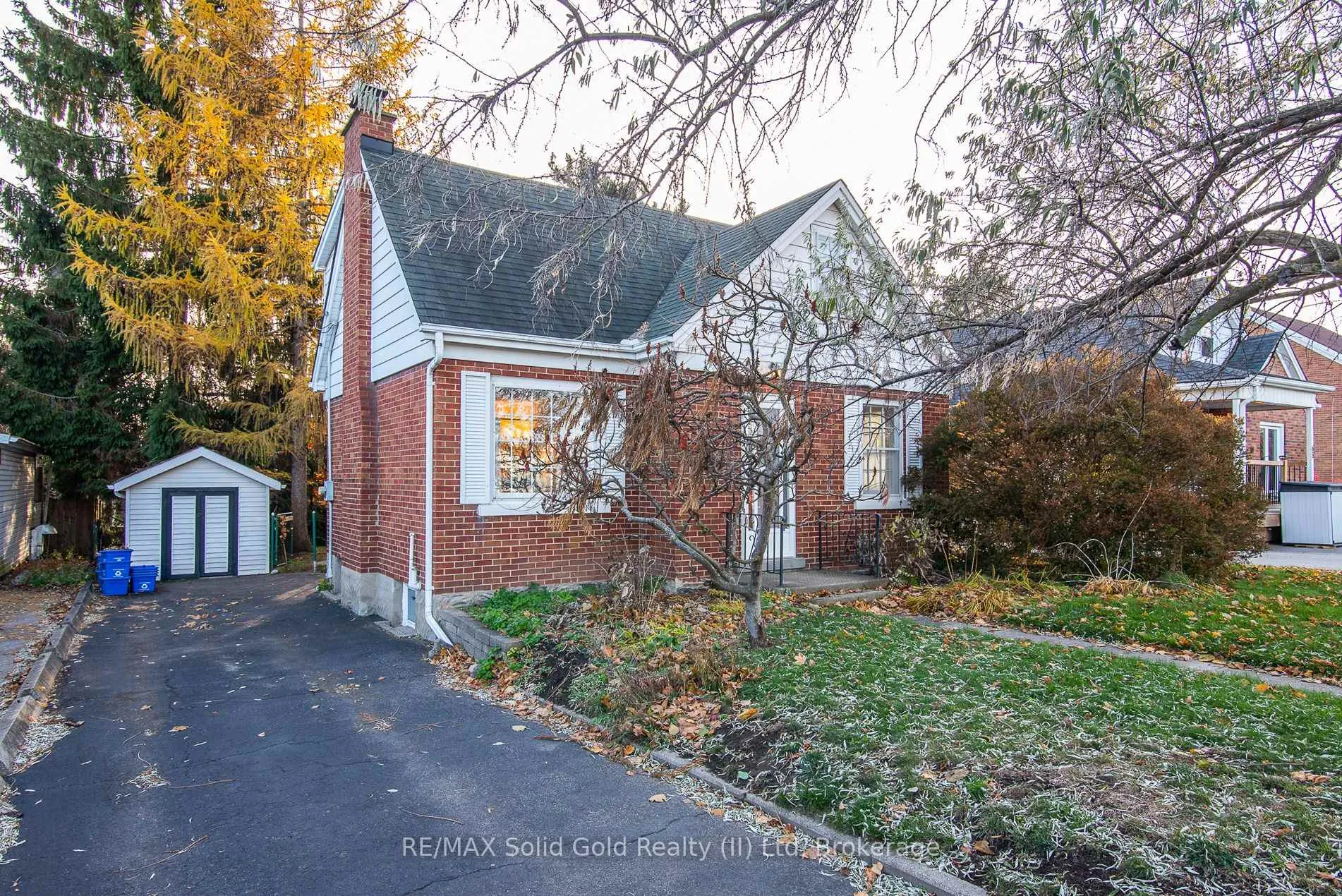 Photo 3 of 69 Floral Crescent, Waterloo — HOMEH