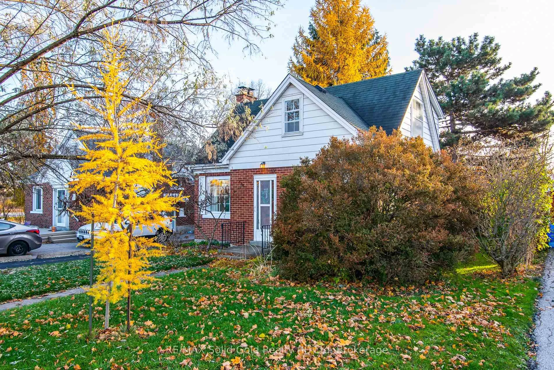 Photo 4 of 69 Floral Crescent, Waterloo — HOMEH