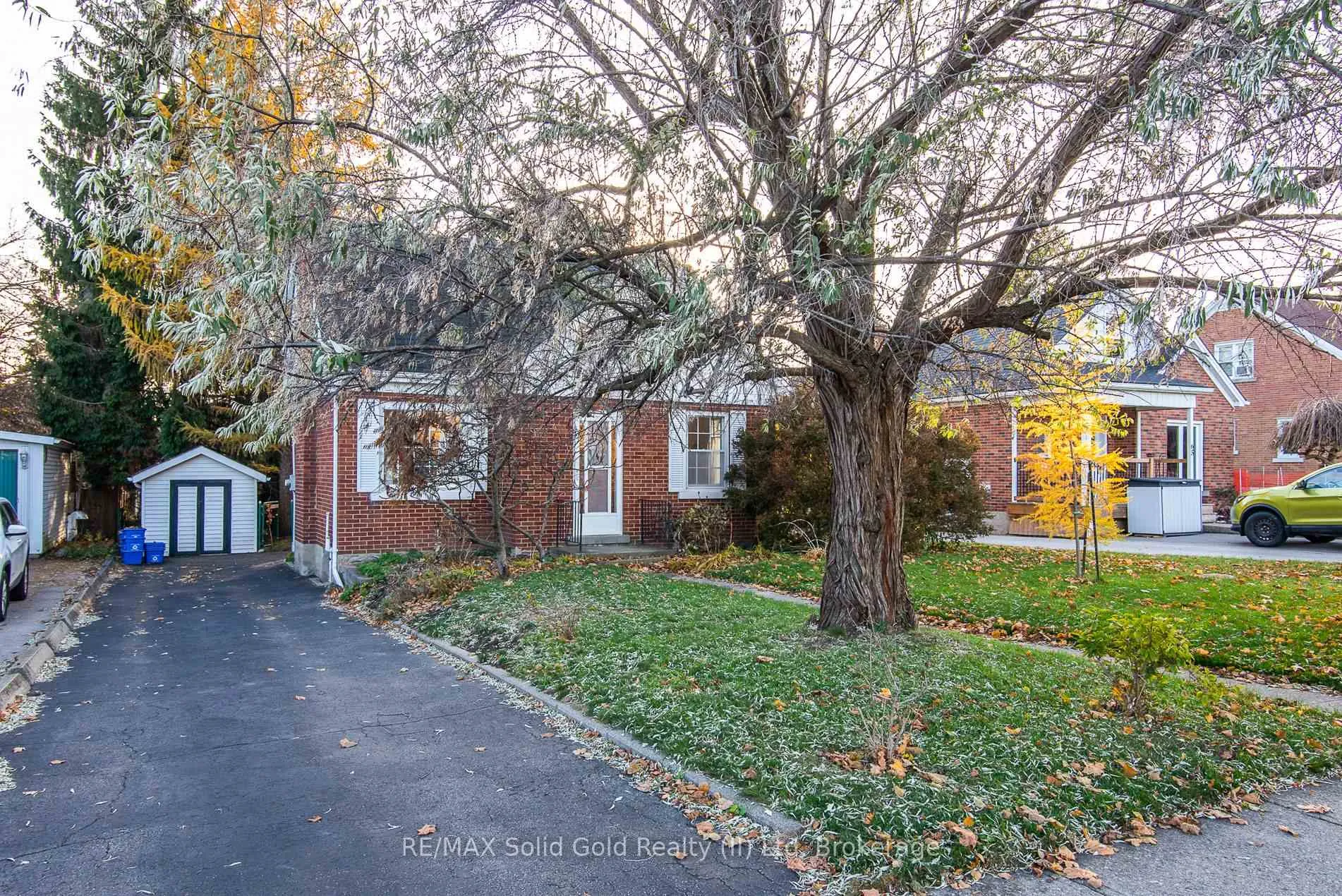 Photo 5 of 69 Floral Crescent, Waterloo — HOMEH