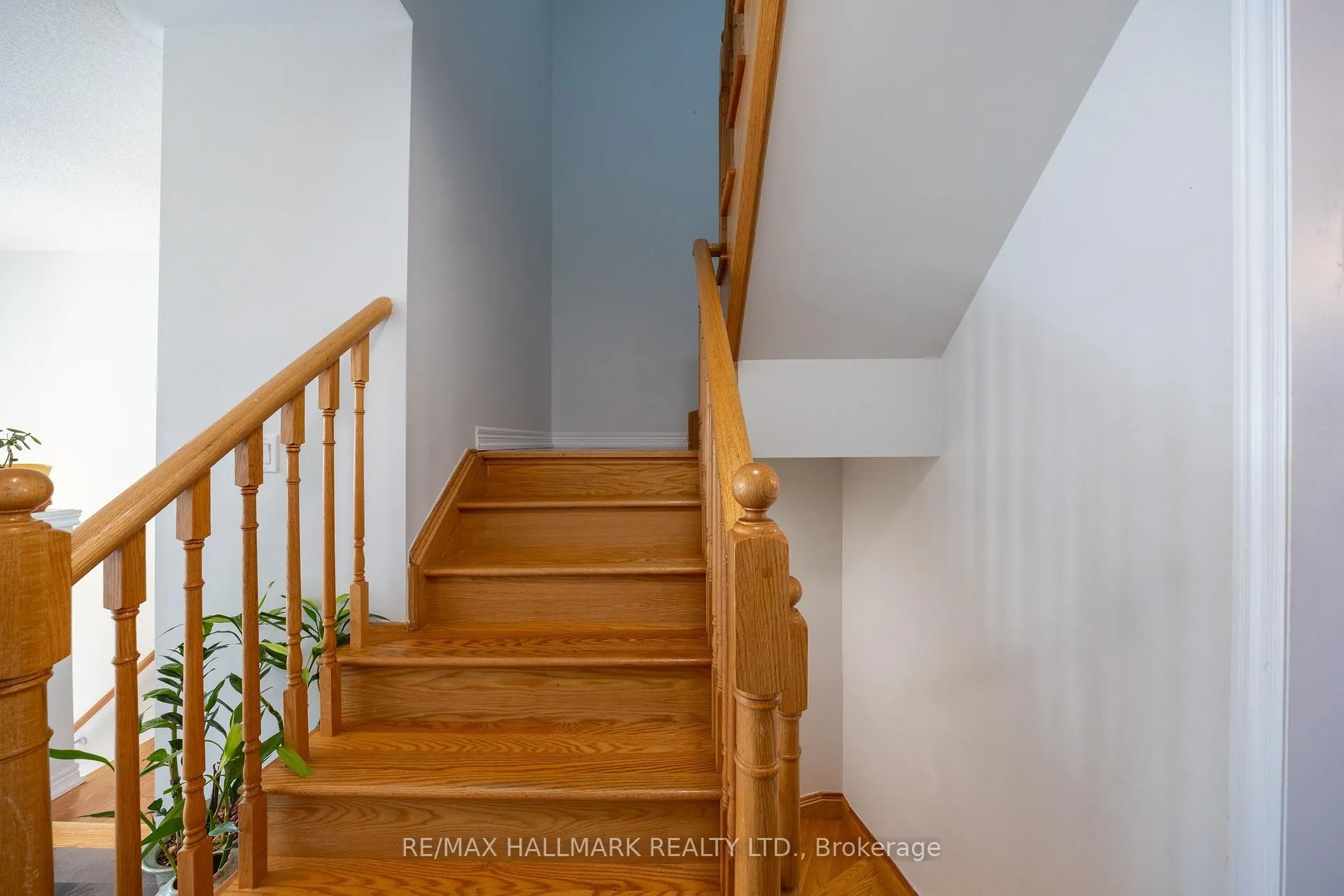 Photo 10 of 322 Delray Drive, Markham, Greensborough — HOMEH