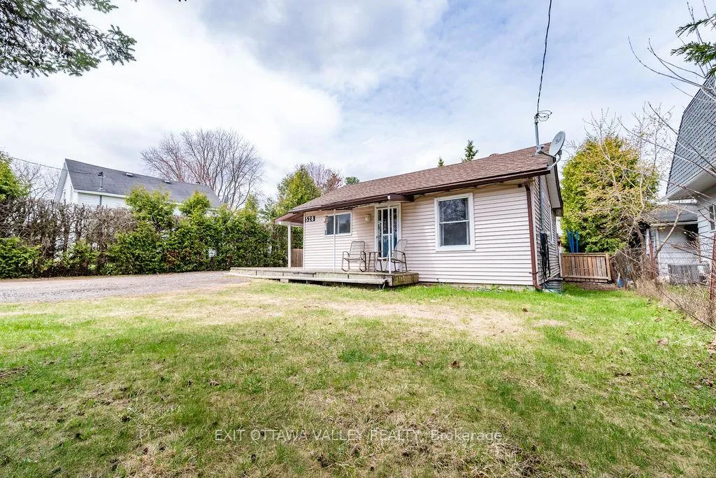 Photo 2 of 528 Almira Street, Pembroke — HOMEH