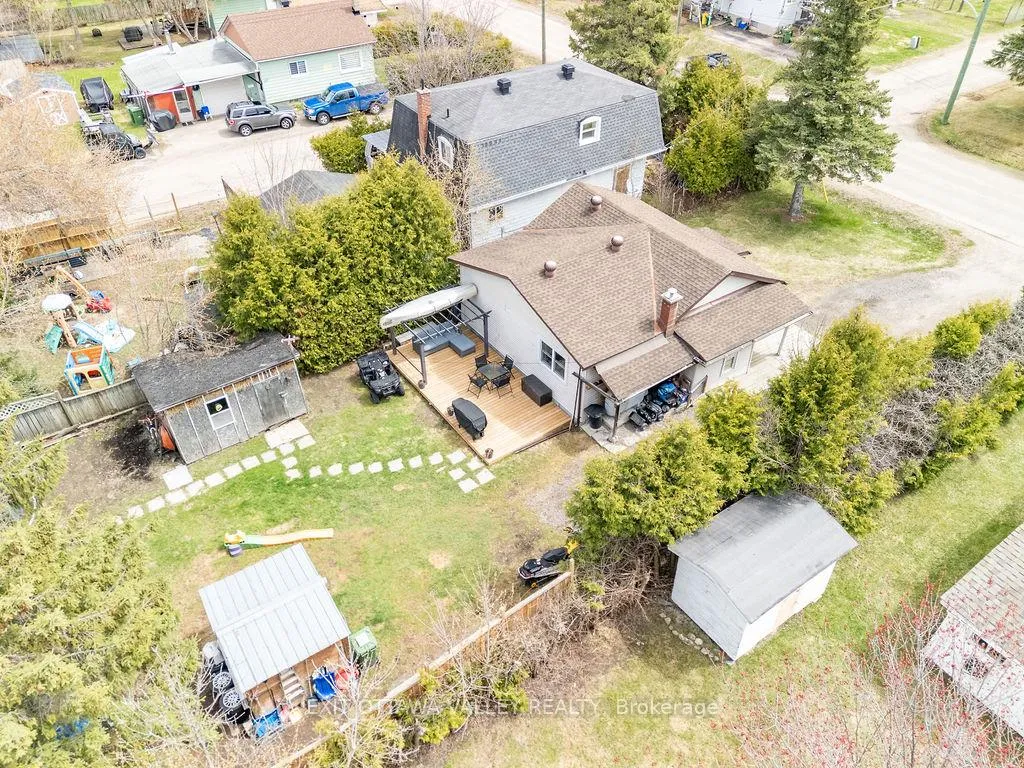 Photo 3 of 528 Almira Street, Pembroke — HOMEH