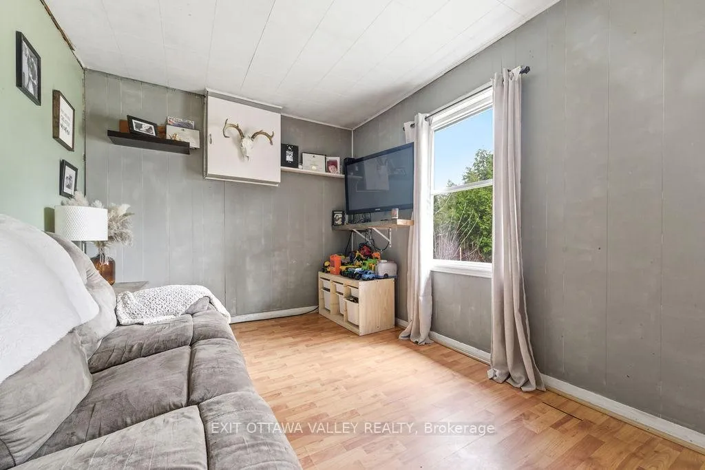 Photo 8 of 528 Almira Street, Pembroke — HOMEH