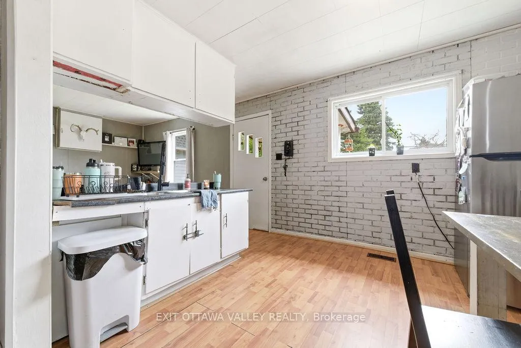 Photo 11 of 528 Almira Street, Pembroke — HOMEH