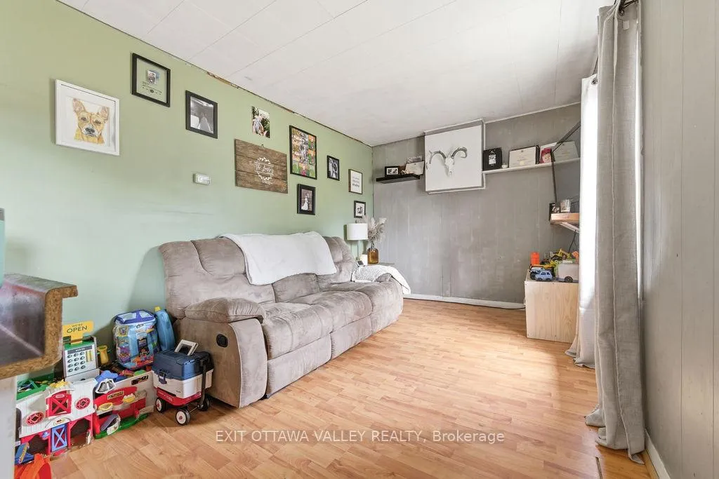 Photo 12 of 528 Almira Street, Pembroke — HOMEH
