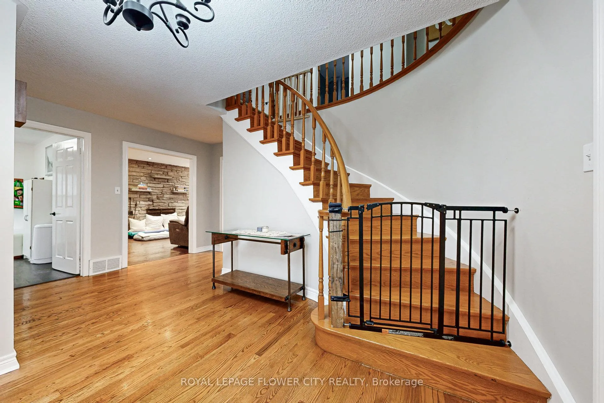 Photo 27 of 29 Gibson Lake Drive, Caledon, Palgrave — HOMEH