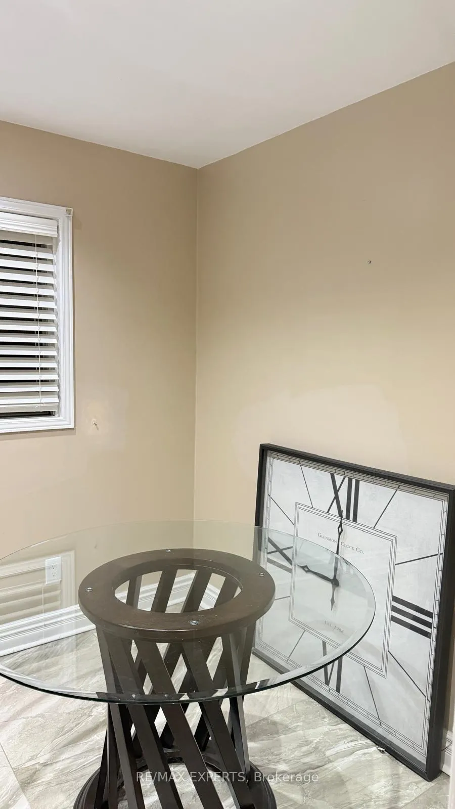 Photo 4 of 56 Toba Crescent, Brampton, Heart Lake East — HOMEH