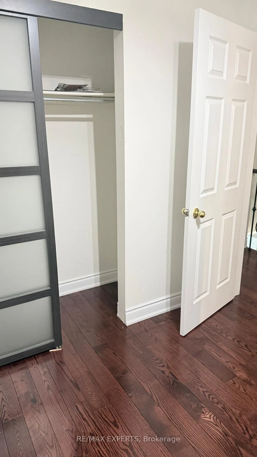 Photo 12 of 56 Toba Crescent, Brampton, Heart Lake East — HOMEH