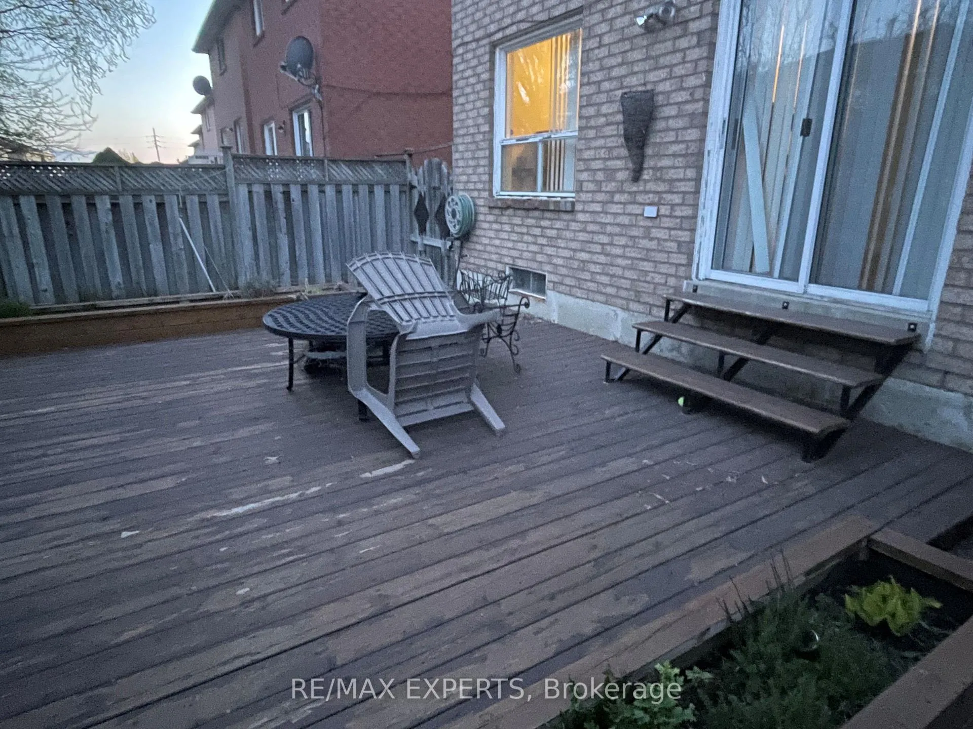 Photo 17 of 56 Toba Crescent, Brampton, Heart Lake East — HOMEH