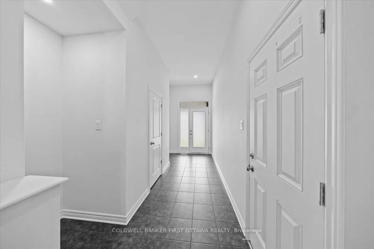 Photo 2 of 1015 Eider Street, Ottawa, Riverside South/Gloucester Glen — HOMEH
