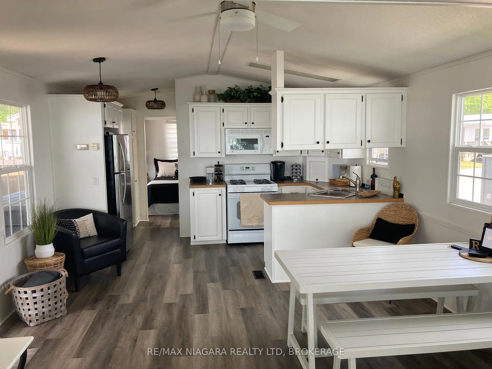 Photo 4 of 83 Wyldewood, Port Colborne, Sherkston — HOMEH