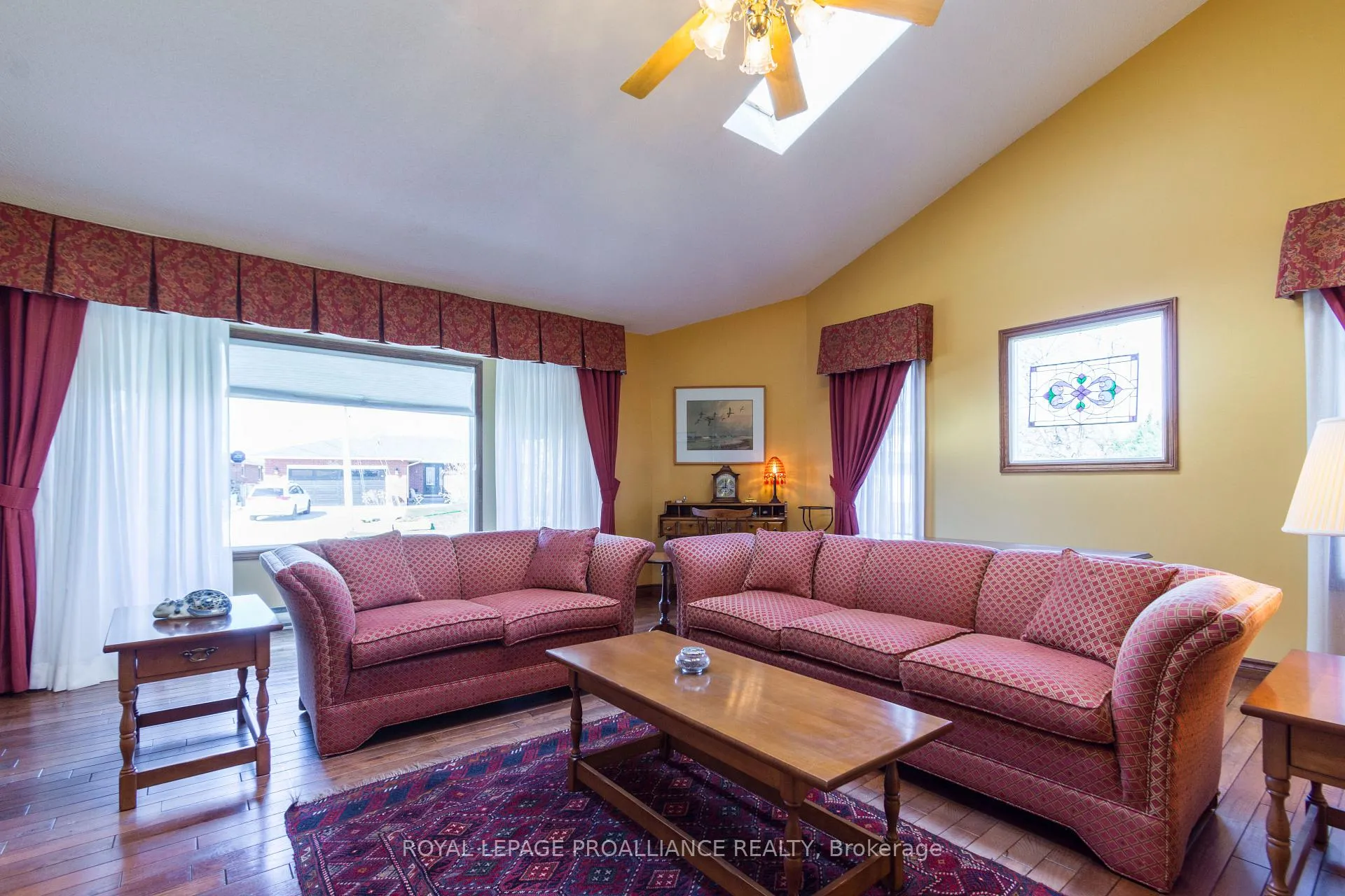 Photo 10 of 7 Brintnell Boulevard, Brighton — HOMEH
