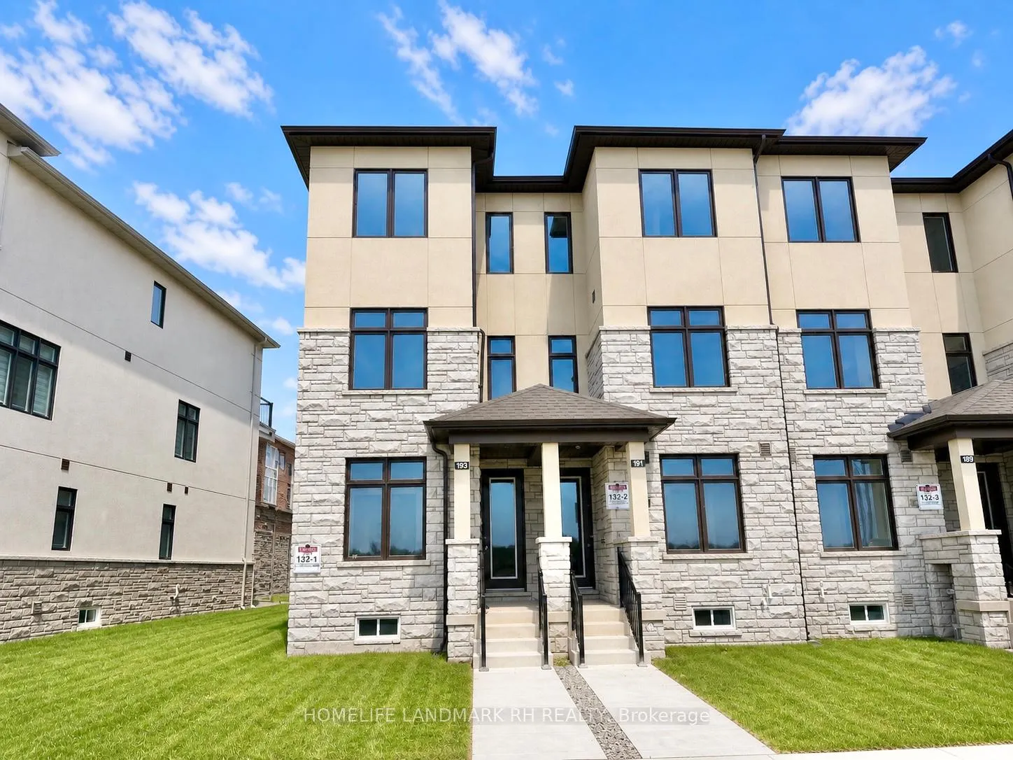 Photo 8 of 193 Berczy Green Drive, Markham, Rural Markham — HOMEH