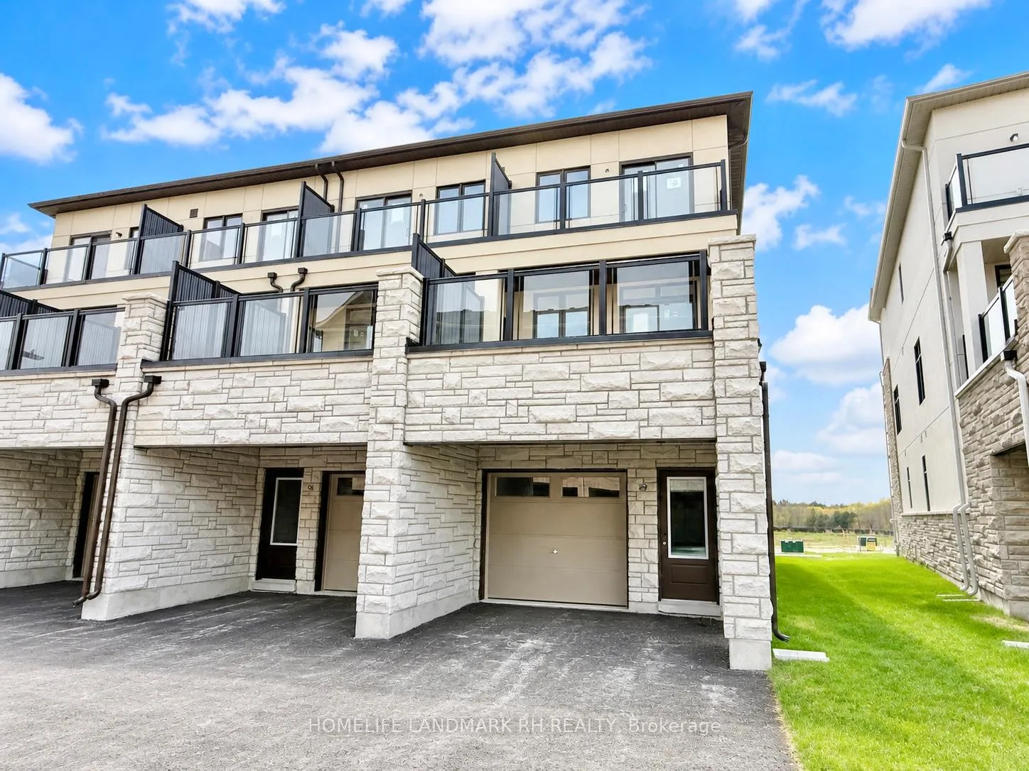 Photo 9 of 193 Berczy Green Drive, Markham, Rural Markham — HOMEH