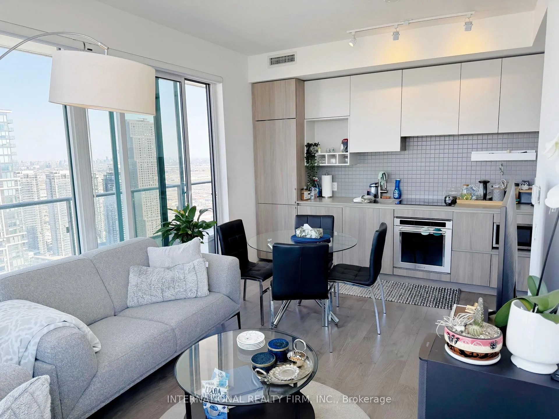Photo 2 of Unit 5202, 950 Portage Parkway, Vaughan, Vaughan Corporate Centre — HOMEH