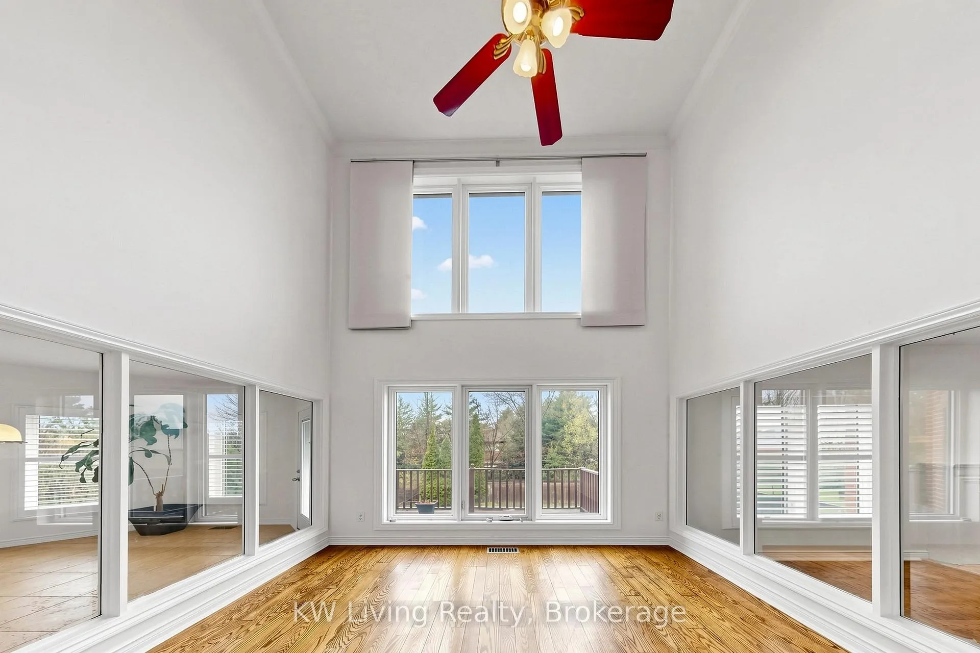 Photo 6 of 22 Ava Crescent, Richmond Hill, Bayview Hill — HOMEH