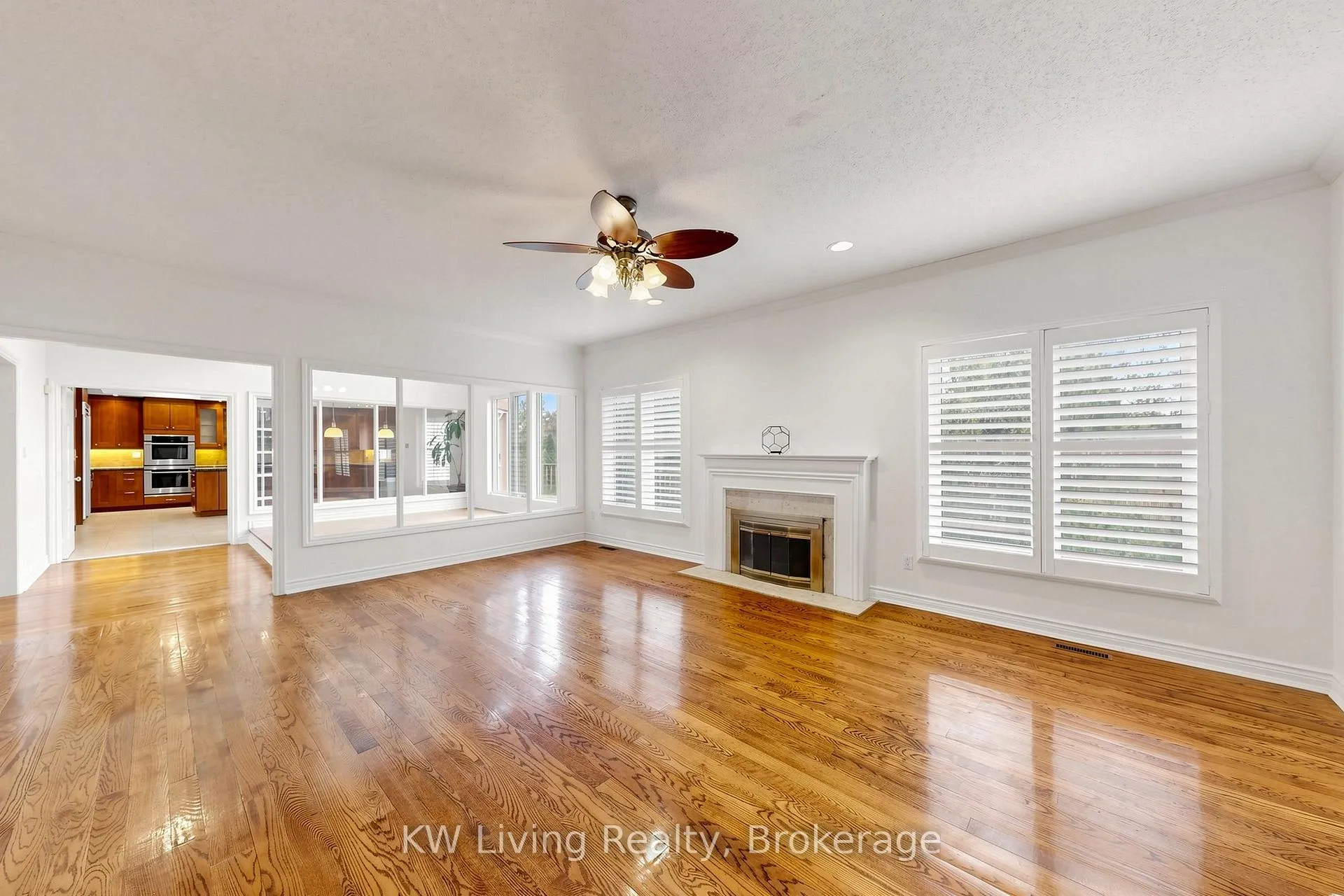 Photo 10 of 22 Ava Crescent, Richmond Hill, Bayview Hill — HOMEH