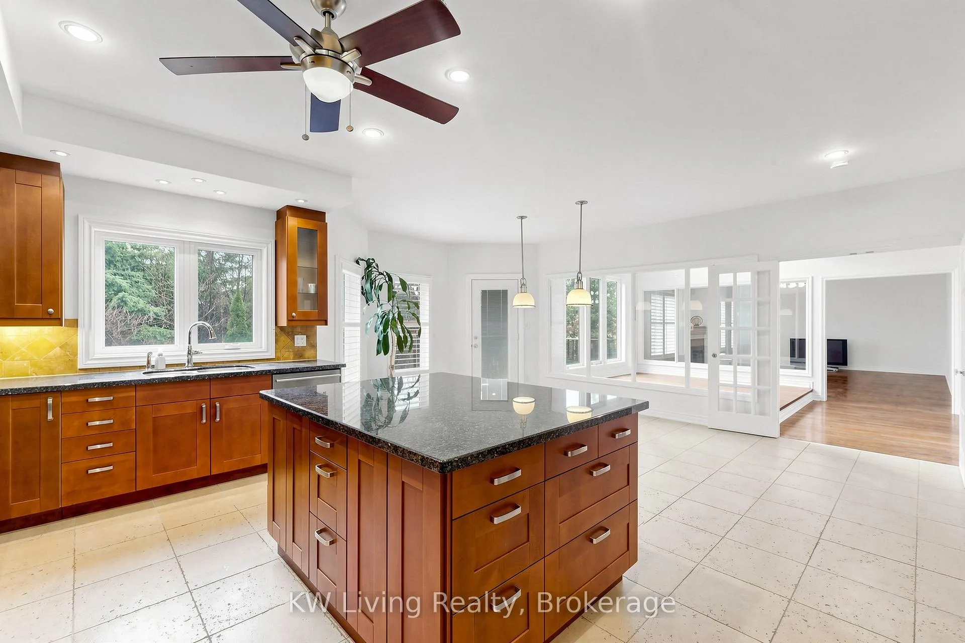 Photo 12 of 22 Ava Crescent, Richmond Hill, Bayview Hill — HOMEH