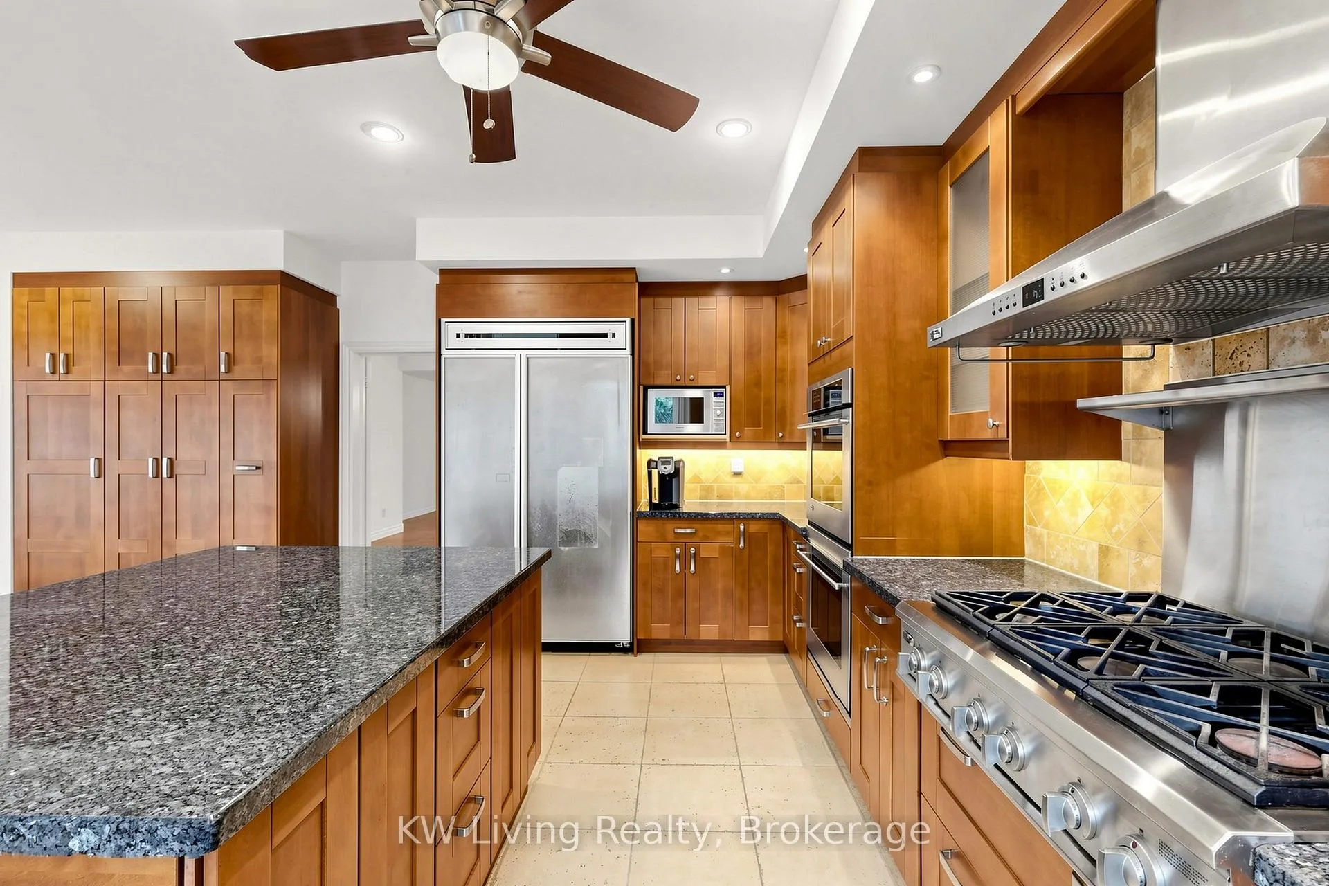 Photo 13 of 22 Ava Crescent, Richmond Hill, Bayview Hill — HOMEH