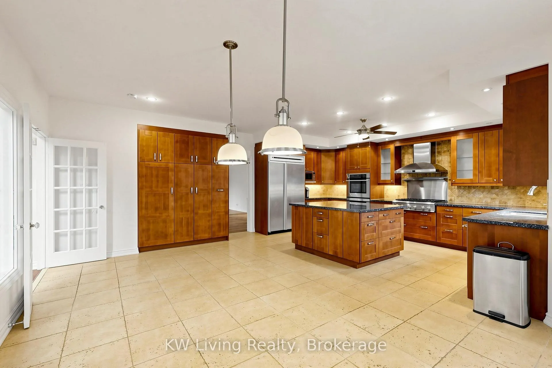 Photo 15 of 22 Ava Crescent, Richmond Hill, Bayview Hill — HOMEH