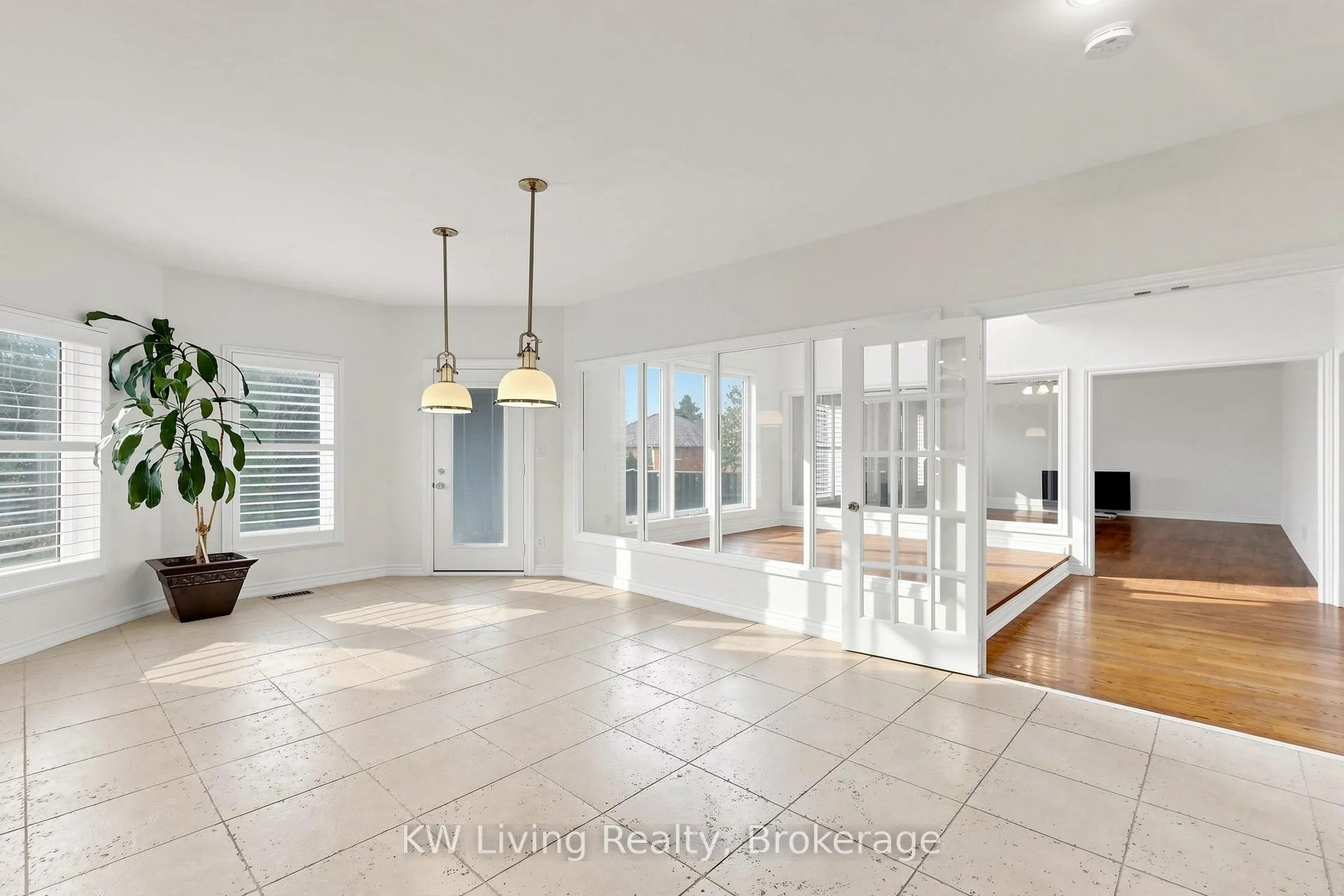 Photo 16 of 22 Ava Crescent, Richmond Hill, Bayview Hill — HOMEH