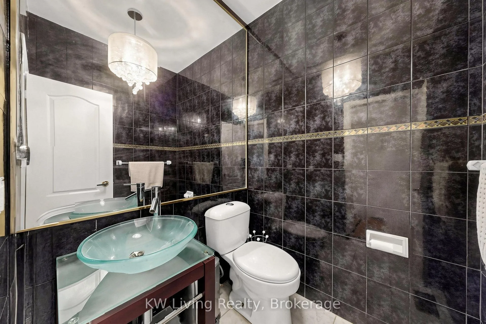 Photo 18 of 22 Ava Crescent, Richmond Hill, Bayview Hill — HOMEH