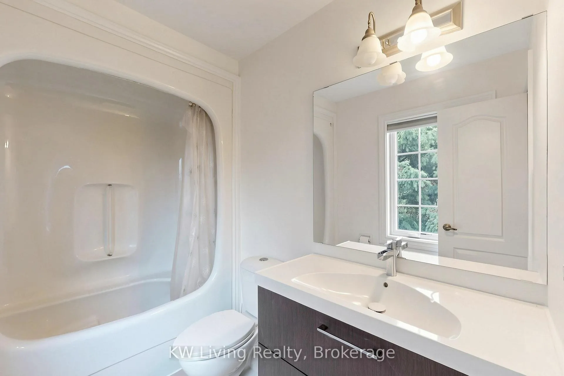 Photo 34 of 22 Ava Crescent, Richmond Hill, Bayview Hill — HOMEH
