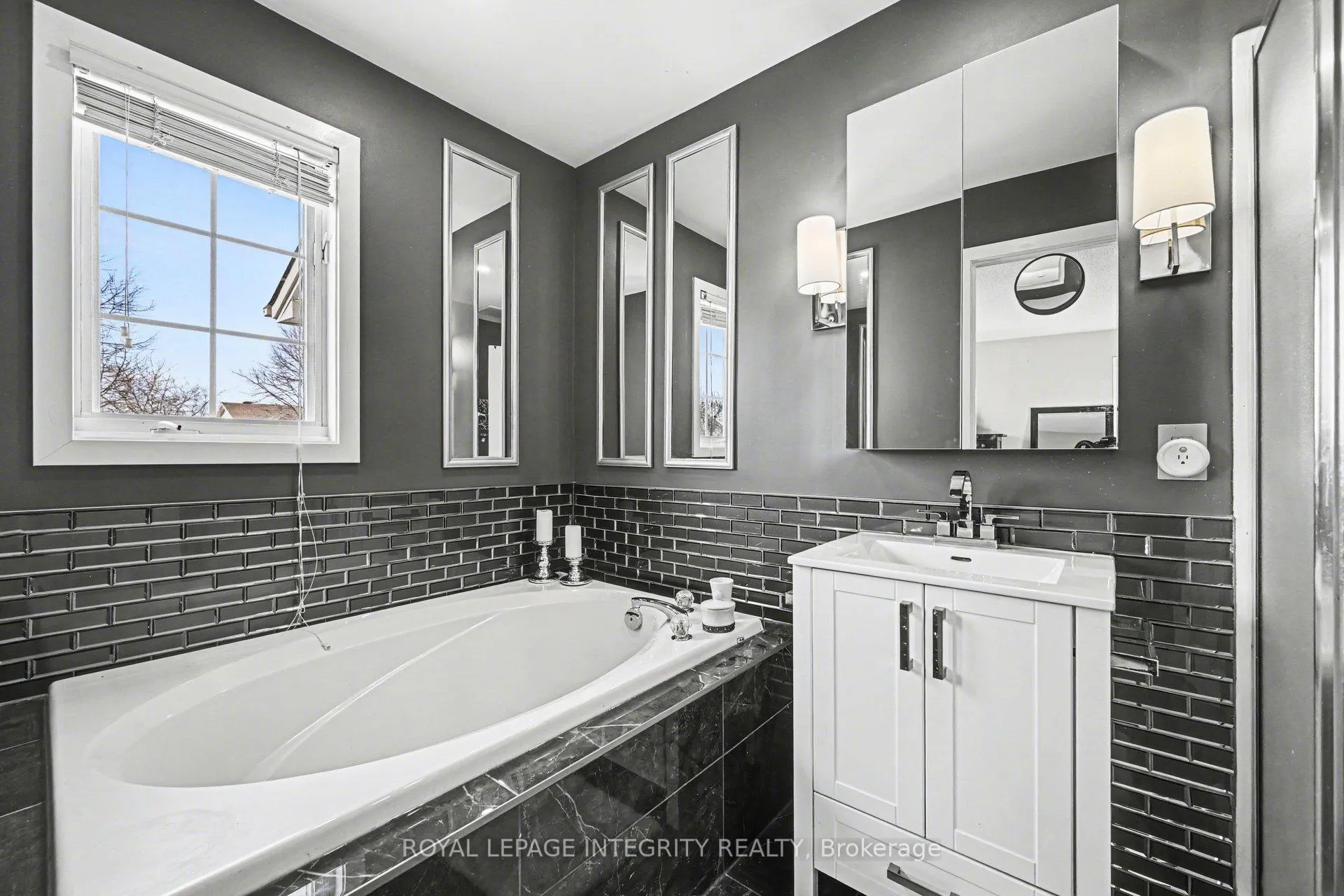 Photo 16 of 52 Kincardine Drive, Ottawa, Kanata - Glencairn/Hazeldean — HOMEH