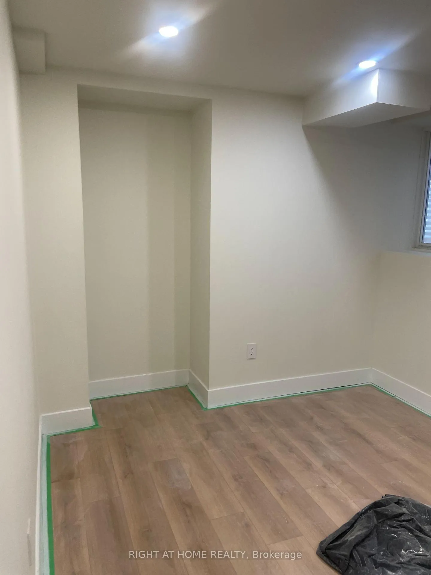 Photo 12 of Unit Basement, 1481 Strawberry Landing, Milton, Walker — HOMEH