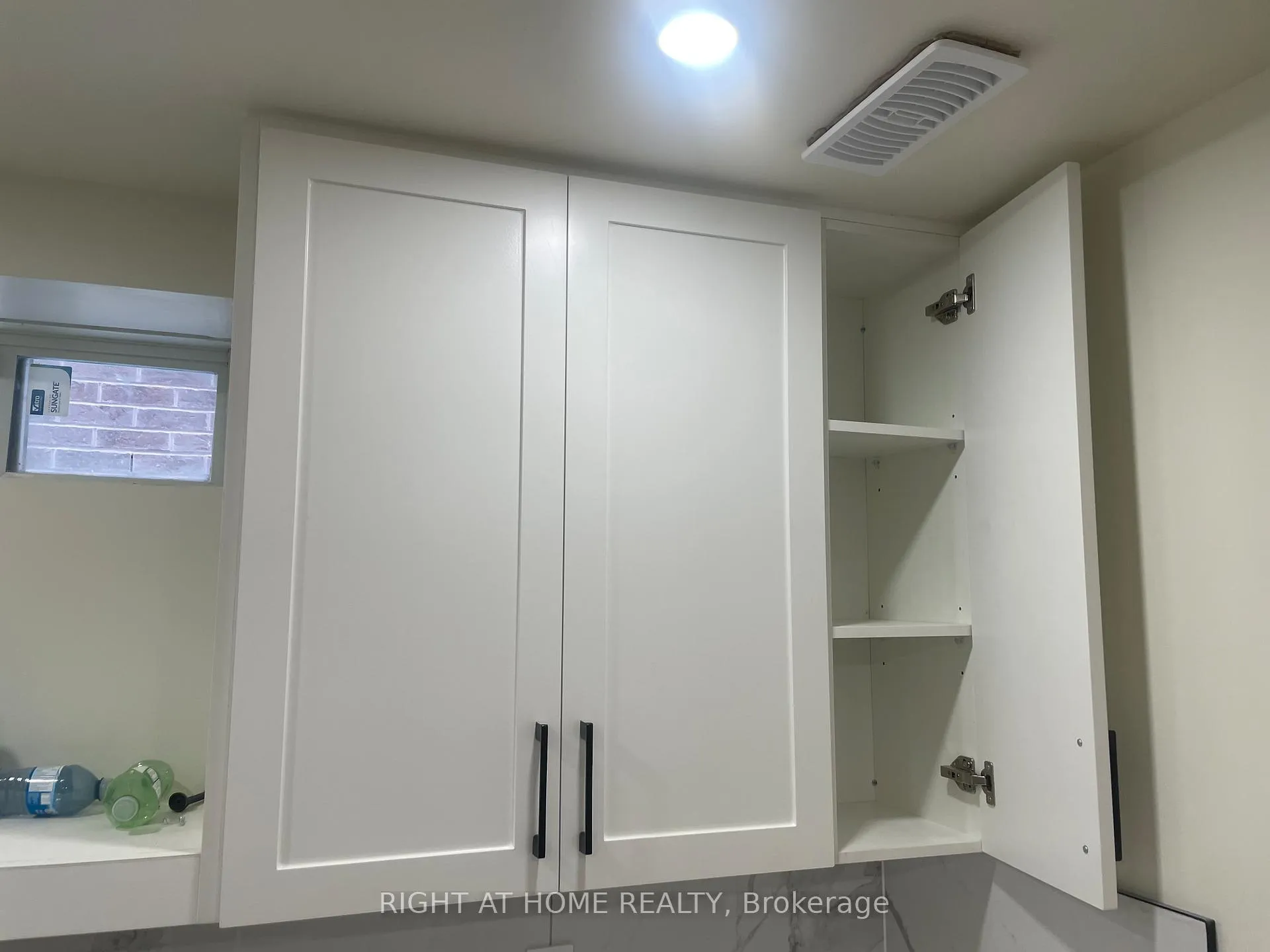 Photo 16 of Unit Basement, 1481 Strawberry Landing, Milton, Walker — HOMEH