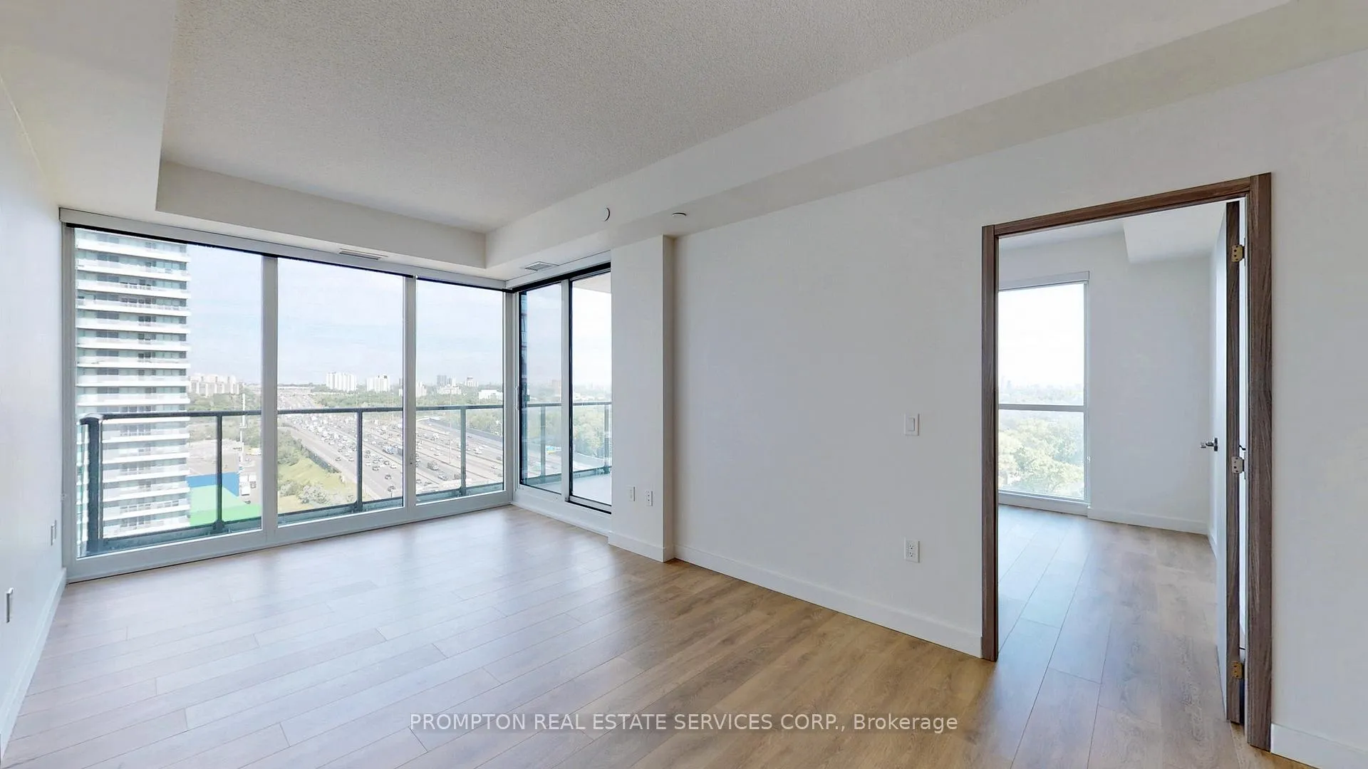 Photo 4 of Unit 802, 85 Mcmahon Drive, North York, Bayview Village — HOMEH
