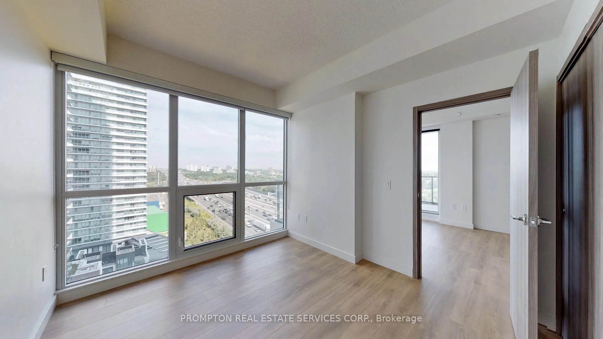 Photo 11 of Unit 802, 85 Mcmahon Drive, North York, Bayview Village — HOMEH