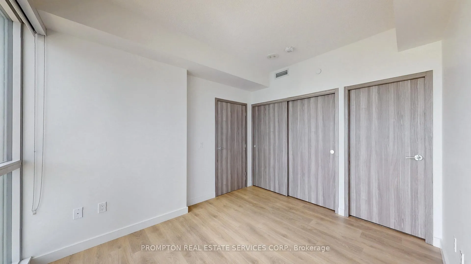 Photo 12 of Unit 802, 85 Mcmahon Drive, North York, Bayview Village — HOMEH