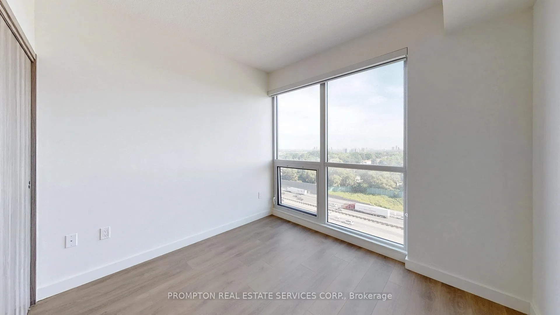 Photo 15 of Unit 802, 85 Mcmahon Drive, North York, Bayview Village — HOMEH