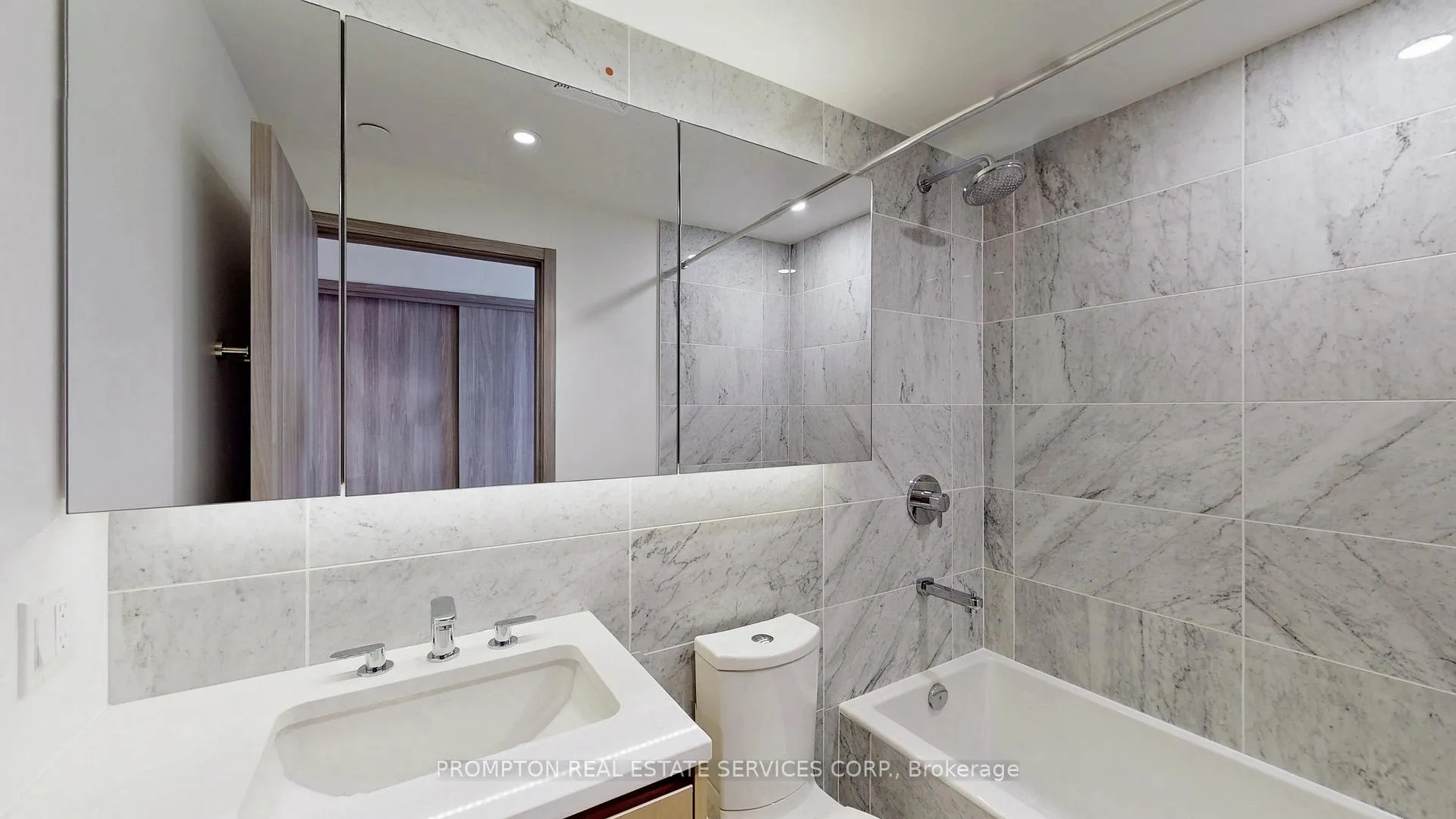 Photo 17 of Unit 802, 85 Mcmahon Drive, North York, Bayview Village — HOMEH