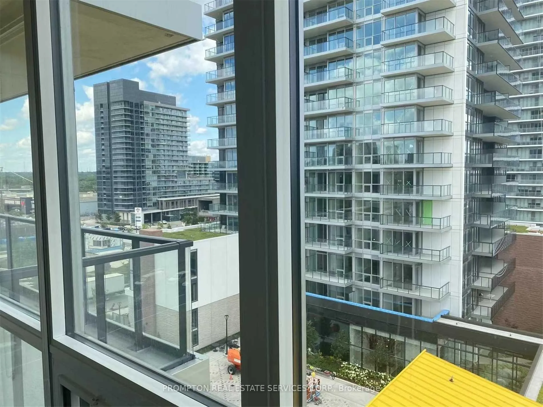 Photo 19 of Unit 802, 85 Mcmahon Drive, North York, Bayview Village — HOMEH