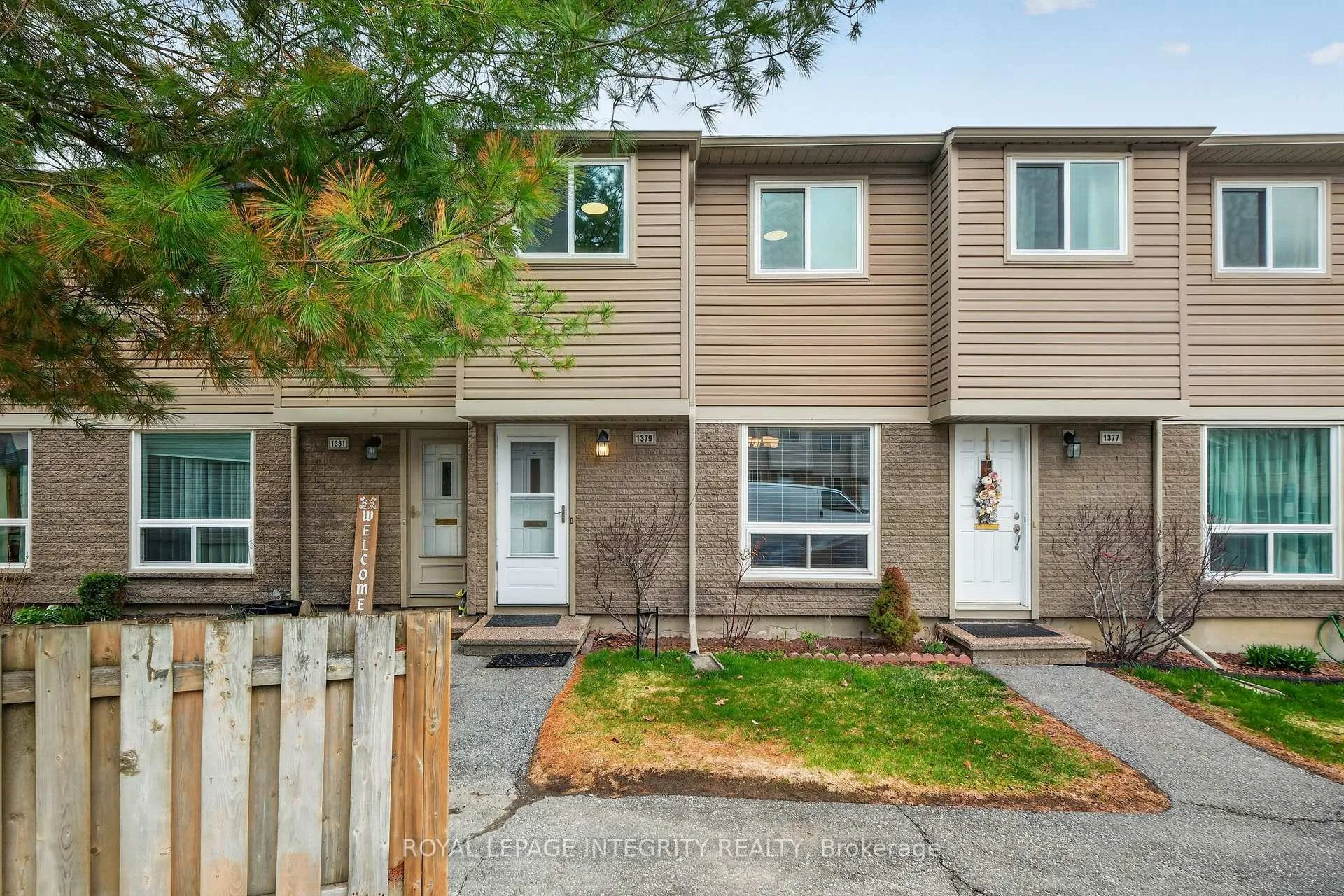 Photo 2 of Unit 51, 1379 Perez Crescent, Ottawa, Carson Grove — HOMEH