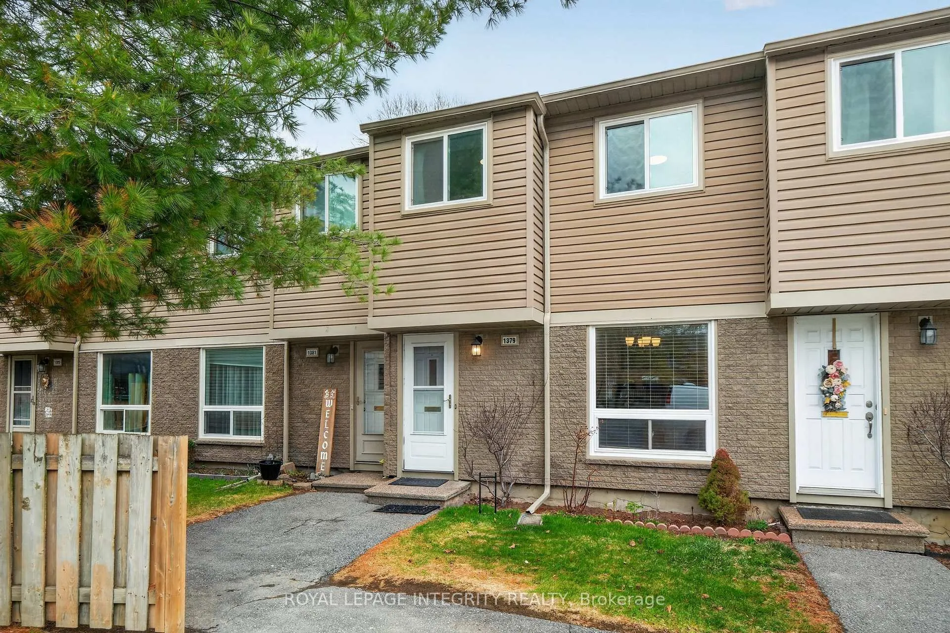 Photo 3 of Unit 51, 1379 Perez Crescent, Ottawa, Carson Grove — HOMEH