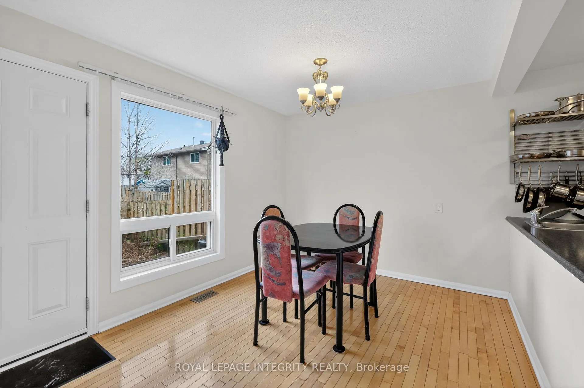 Photo 13 of Unit 51, 1379 Perez Crescent, Ottawa, Carson Grove — HOMEH