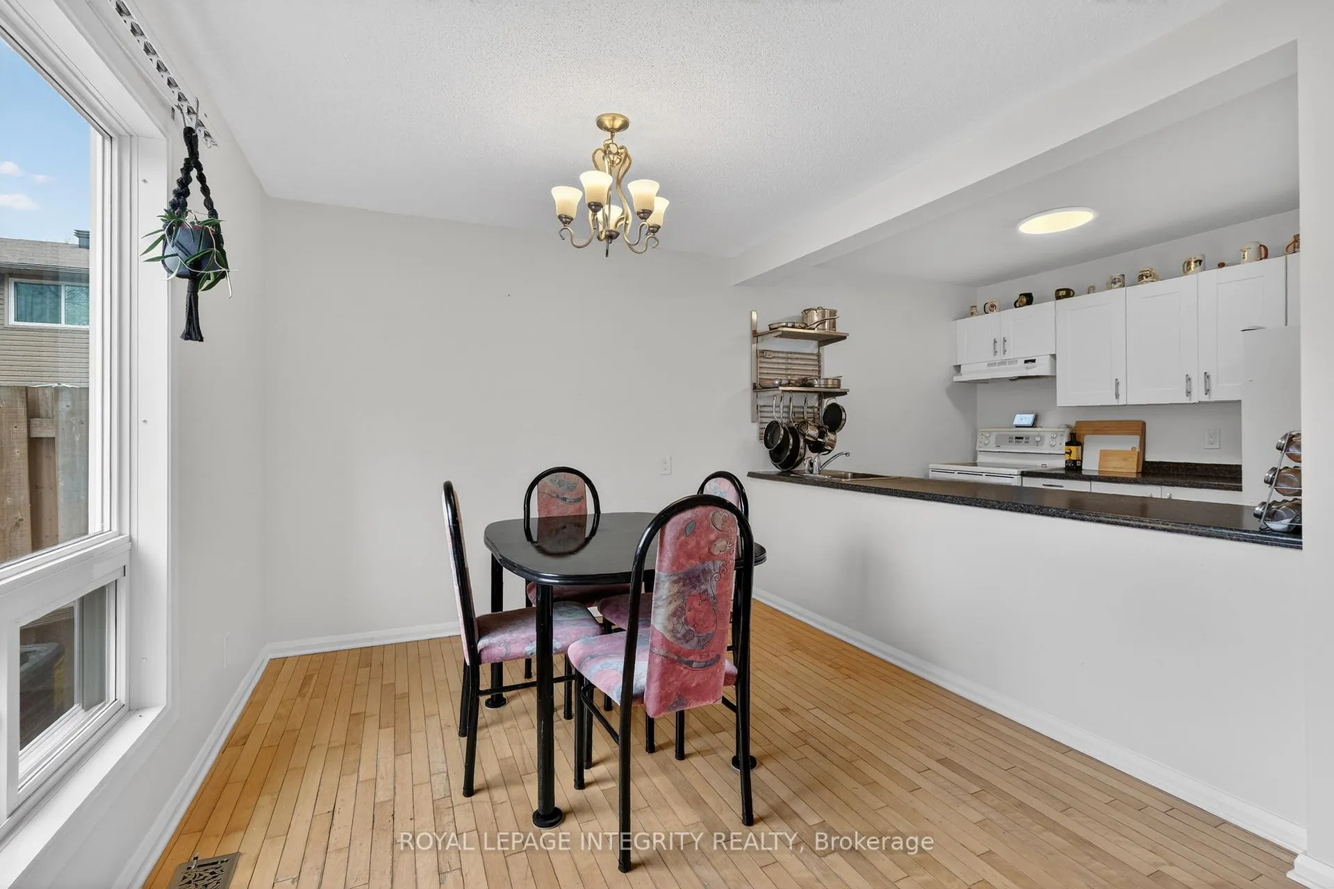 Photo 14 of Unit 51, 1379 Perez Crescent, Ottawa, Carson Grove — HOMEH