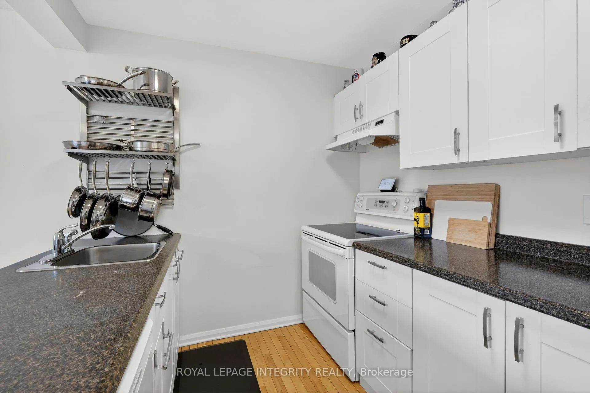Photo 16 of Unit 51, 1379 Perez Crescent, Ottawa, Carson Grove — HOMEH