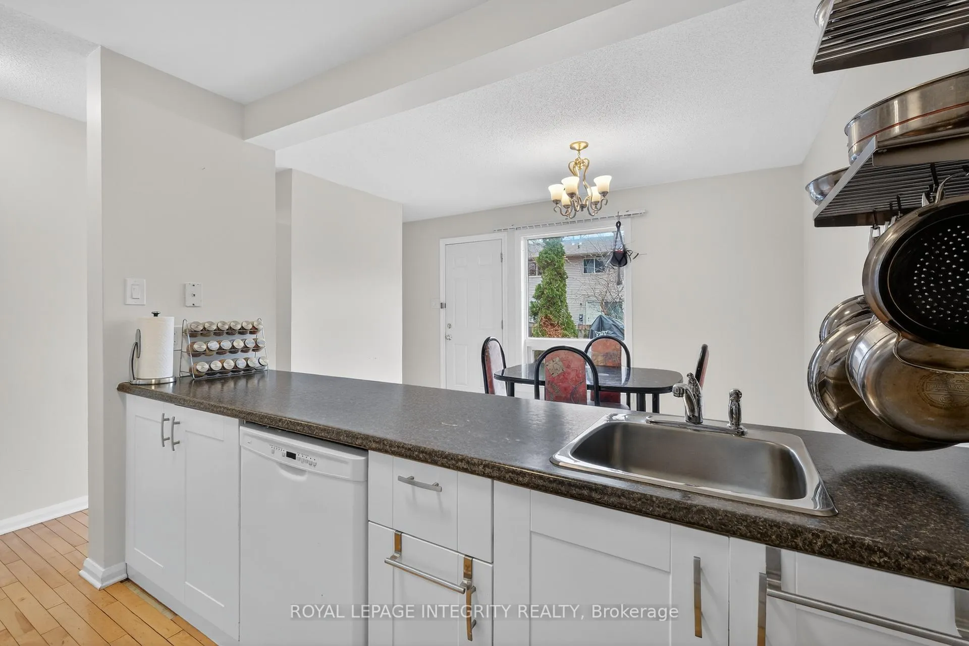 Photo 17 of Unit 51, 1379 Perez Crescent, Ottawa, Carson Grove — HOMEH